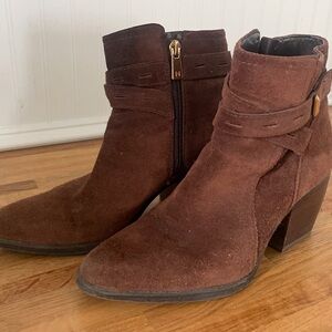 Aliz Nat Ur Er Women's Brown Suede Ankle Boots - Stylish Heeled Booties